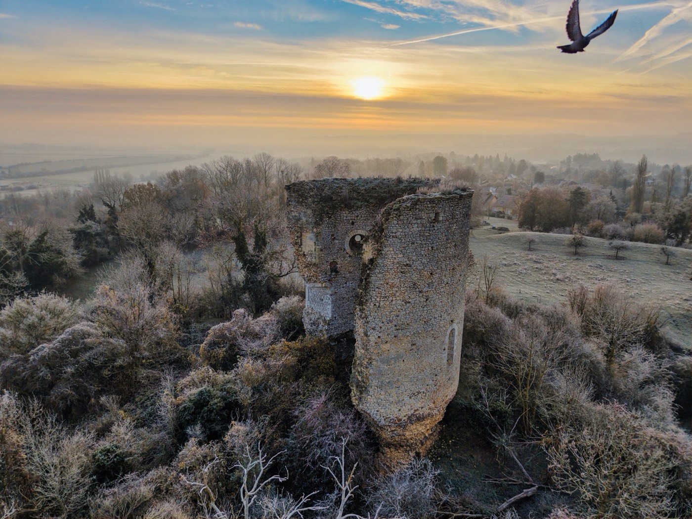 Vue plongeante sur la rivière